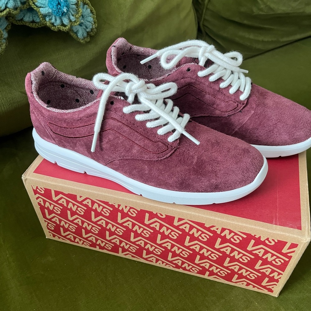 Vans NWT Tweed Dots Burgundy Sneakers
